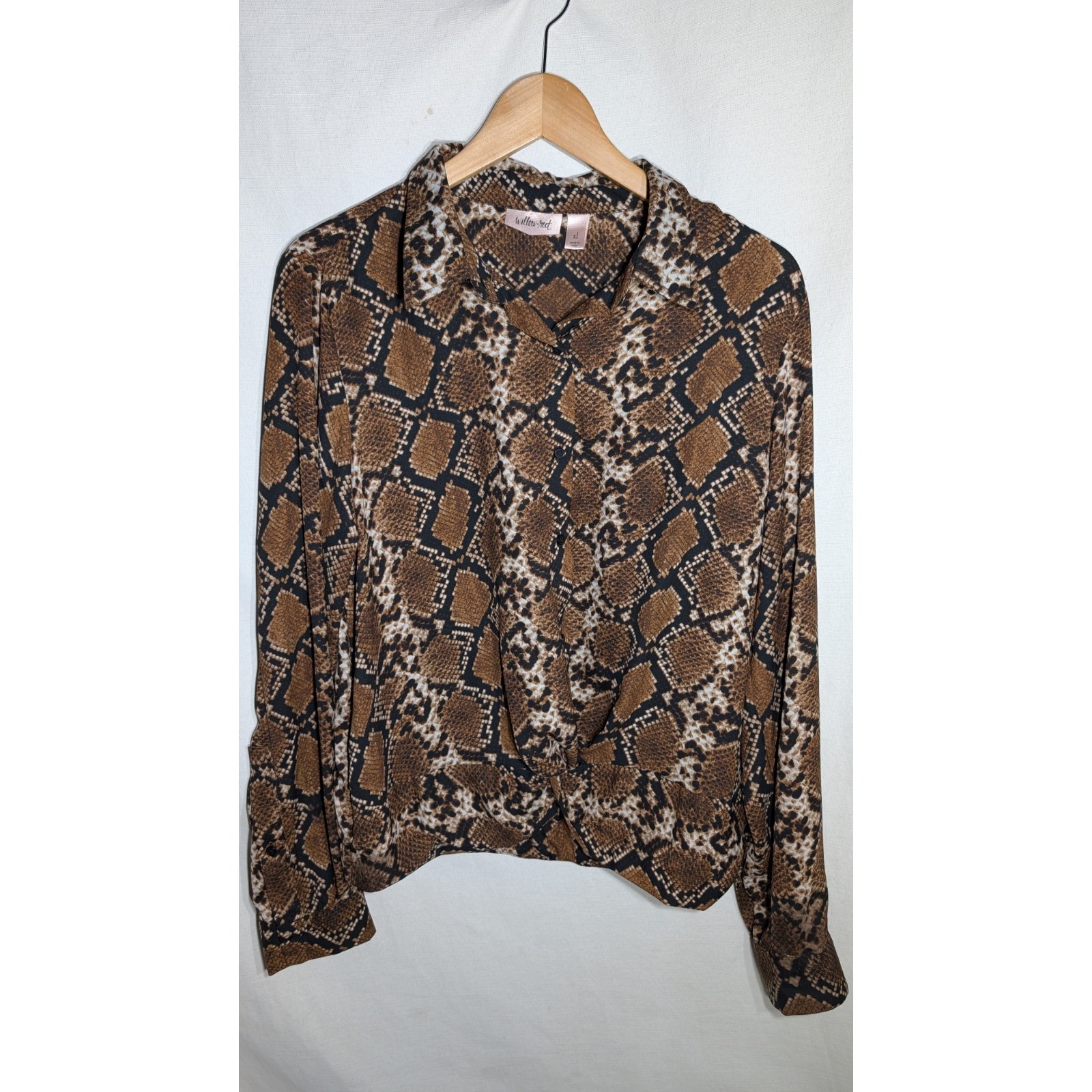 Willow Root Womens Snakeskin Print Blouse Sz Xl Brown Casual Twist Front V-Neck